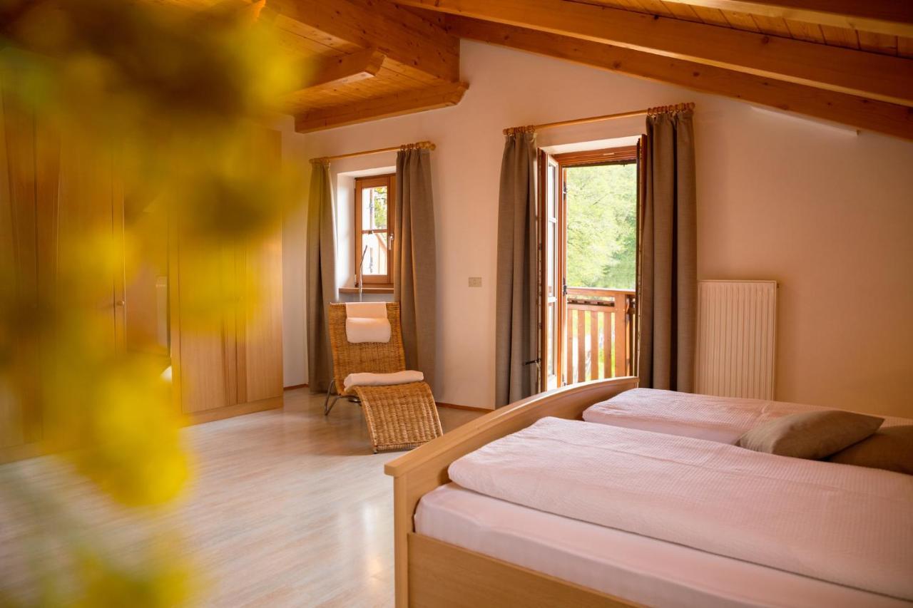 Engadiner Apartments & Wines Montagna Esterno foto