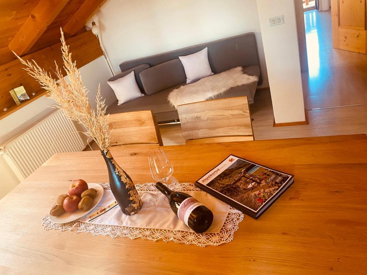 Engadiner Apartments & Wines Montagna Esterno foto