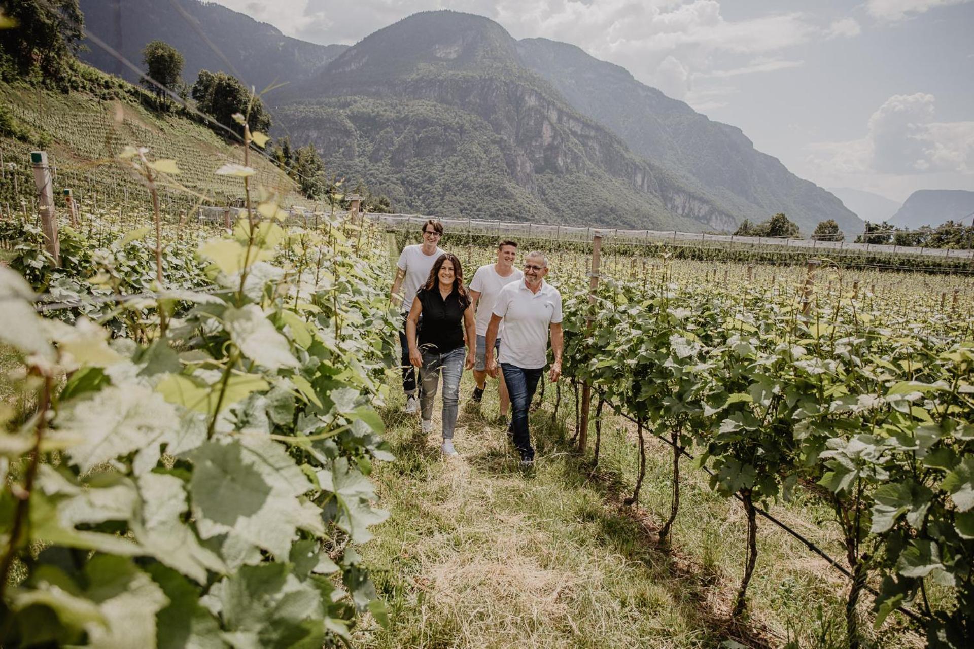 Engadiner Apartments & Wines Montagna Esterno foto