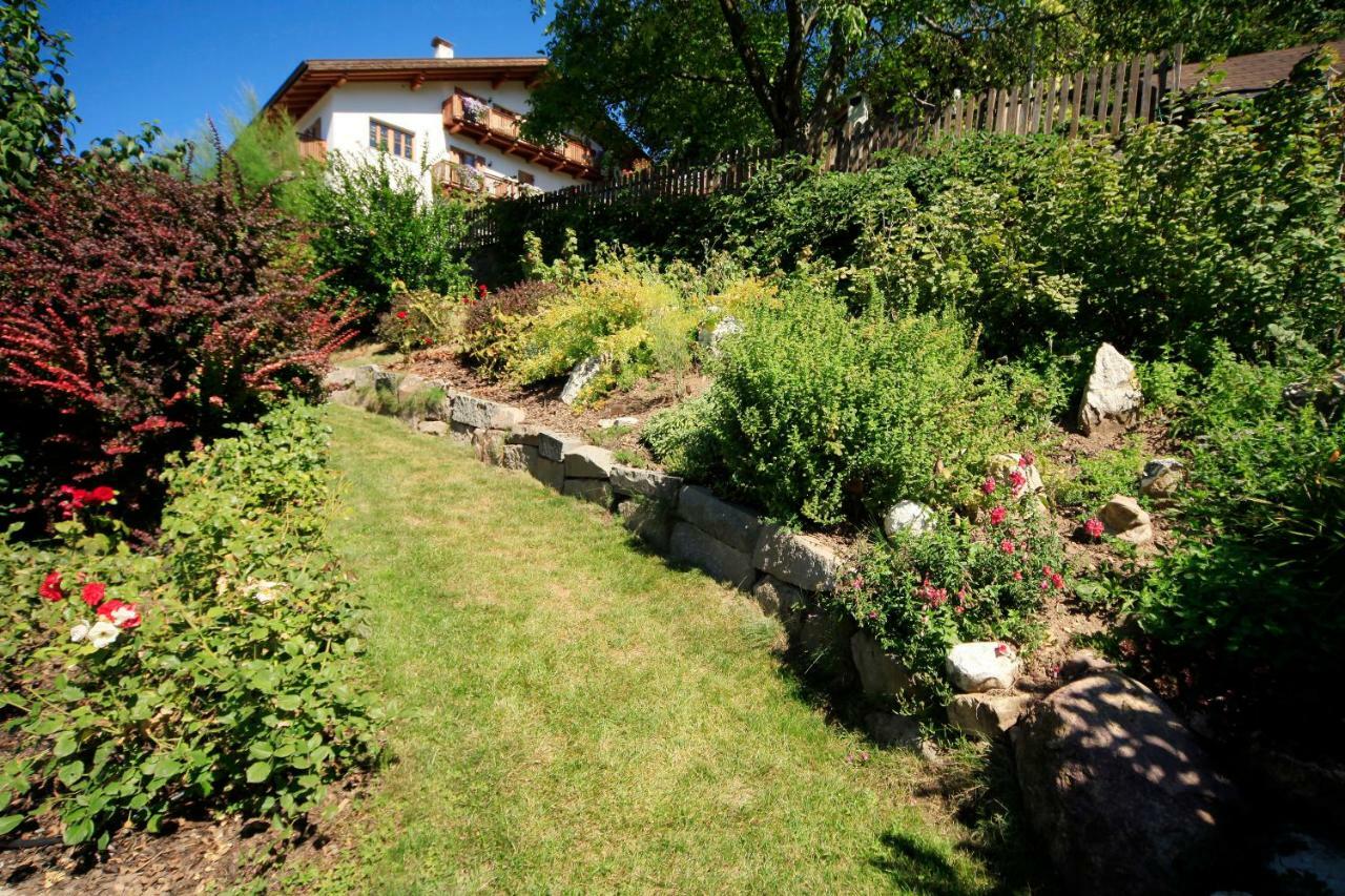 Engadiner Apartments & Wines Montagna Esterno foto