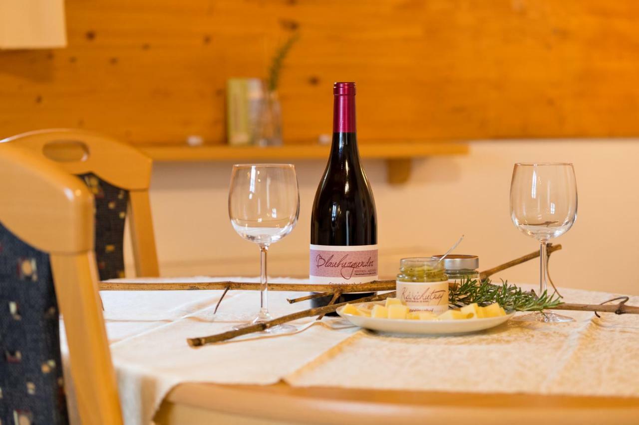 Engadiner Apartments & Wines Montagna Esterno foto